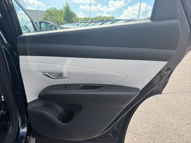 2026 Hyundai Tucson Hybrid Blue SE