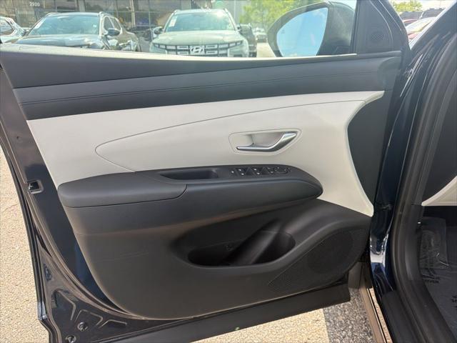 2026 Hyundai Tucson Hybrid Blue SE