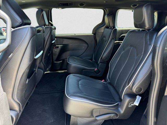 2023 Chrysler Pacifica Limited AWD
