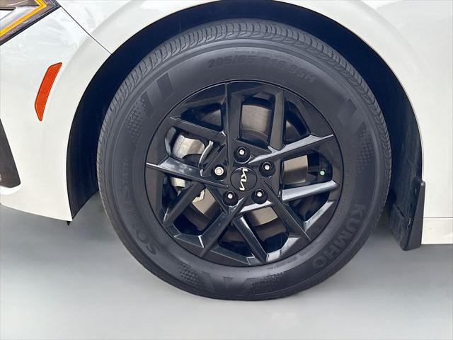 2025 Kia K5 LXS