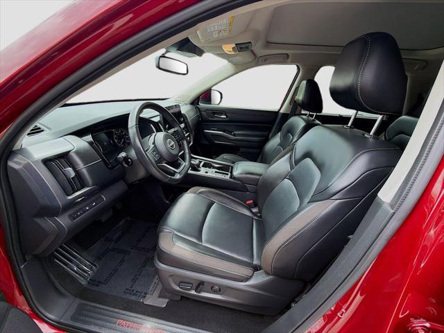2022 Nissan Pathfinder SL 2WD
