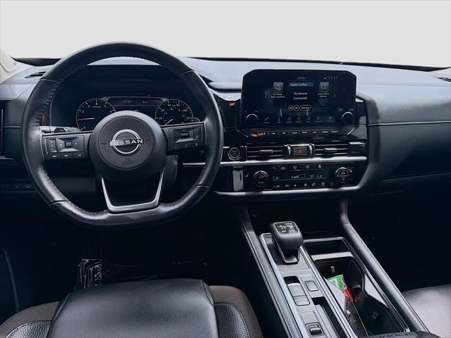 2022 Nissan Pathfinder SL 2WD