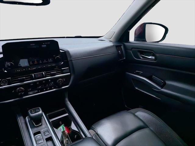 2022 Nissan Pathfinder SL 2WD
