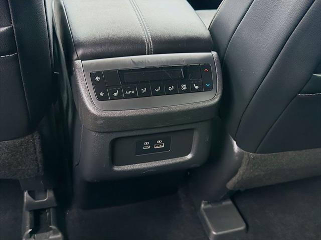 2022 Nissan Pathfinder SL 2WD