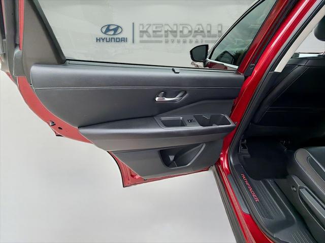 2022 Nissan Pathfinder SL 2WD