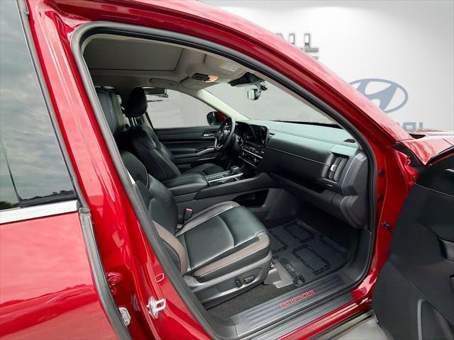 2022 Nissan Pathfinder SL 2WD