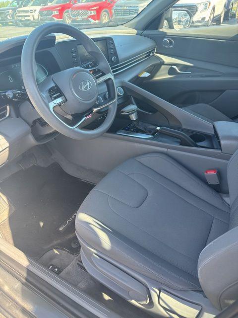 2024 Hyundai Elantra SE