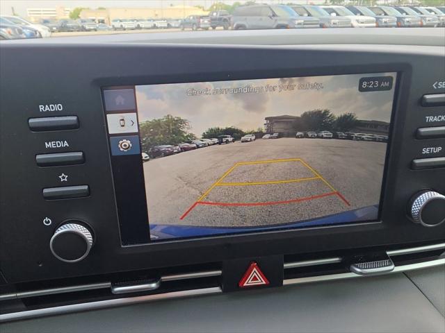 2025 Hyundai Elantra SE