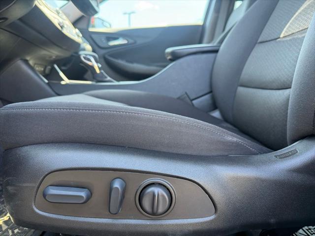 2022 Chevrolet Malibu FWD LT