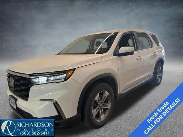 2023 Honda Pilot AWD EX-L 8 Passenger for sale in Dubuque, IA