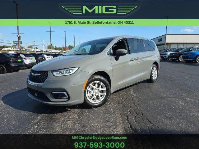 2023 Chrysler Pacifica Touring L for sale in Bellefontaine, OH