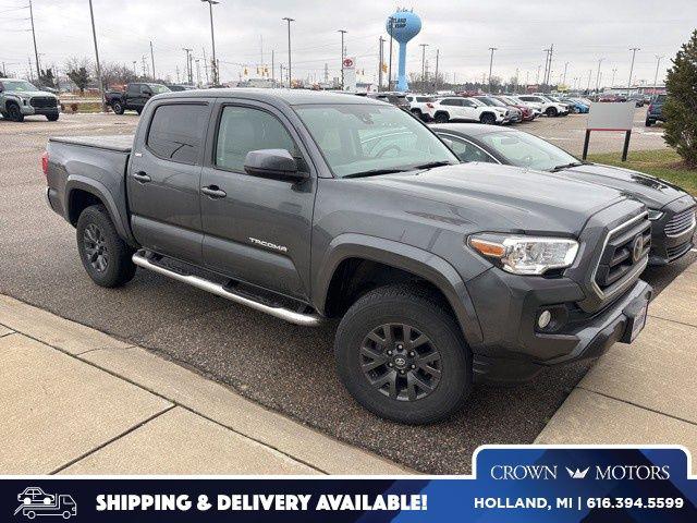 2023 Toyota Tacoma SR5 Double Cab 4WD V6 Auto Short Bed's photo