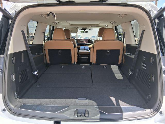 2026 INFINITI QX80 LUXE