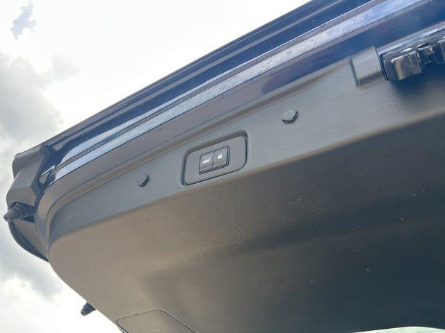 2025 Nissan Pathfinder SL FWD