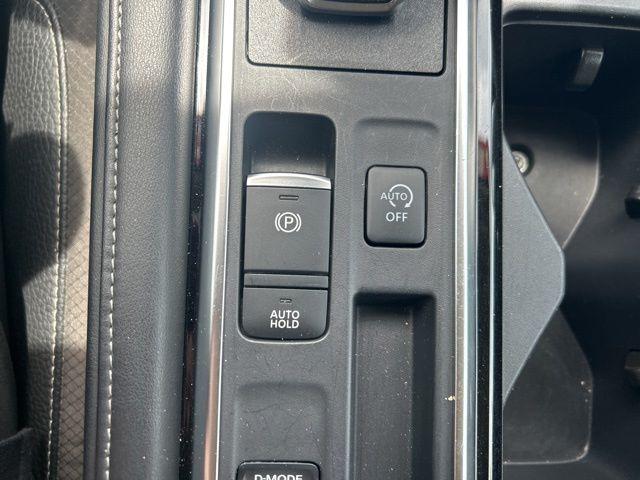 2025 Nissan Pathfinder SL FWD