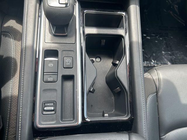2025 Nissan Pathfinder SL FWD