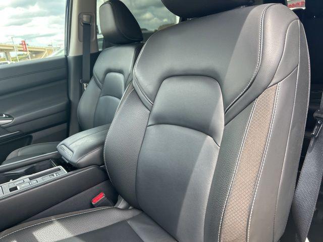 2025 Nissan Pathfinder SL FWD