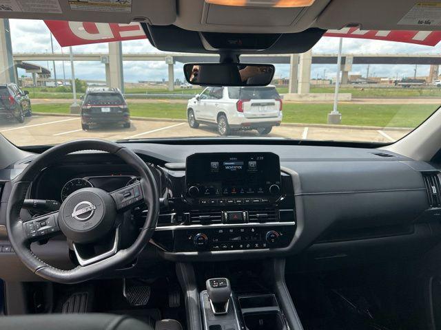 2025 Nissan Pathfinder SL FWD