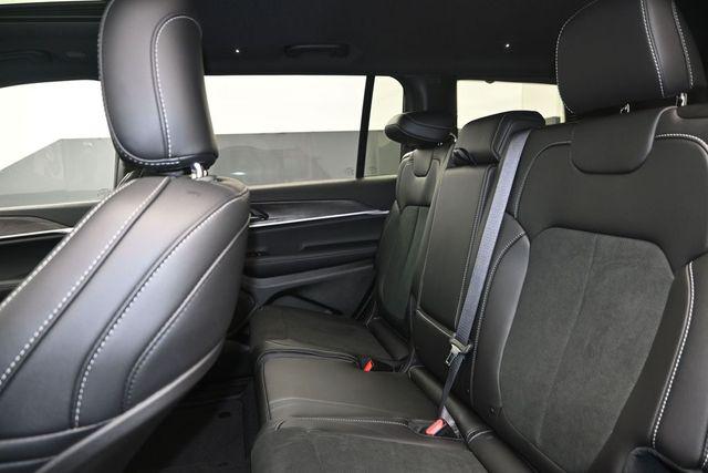 2026 Jeep Grand Cherokee L Altitude 4x2