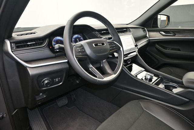 2026 Jeep Grand Cherokee Altitude 4x2