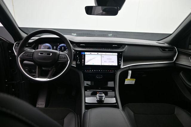 2026 Jeep Grand Cherokee Altitude 4x2
