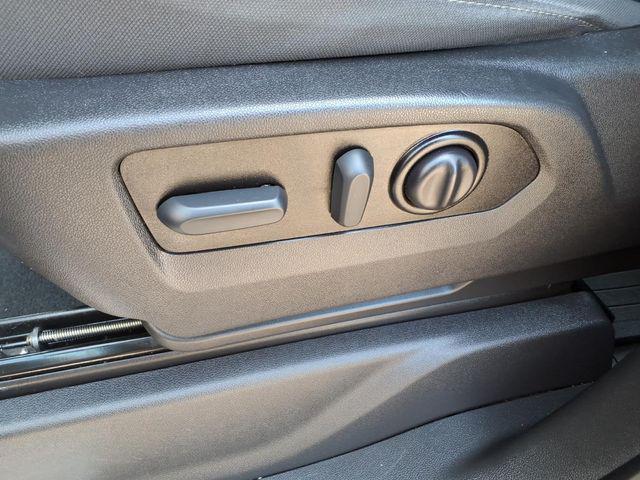2022 Chevrolet Silverado 1500 4WD Crew Cab Short Bed RST