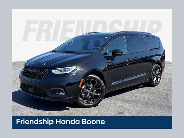 2025 Chrysler Pacifica Limited for sale in Boone, NC