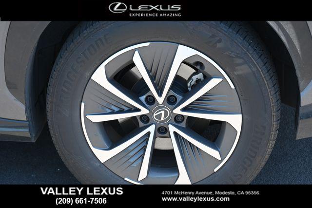2024 Lexus 300 Premium