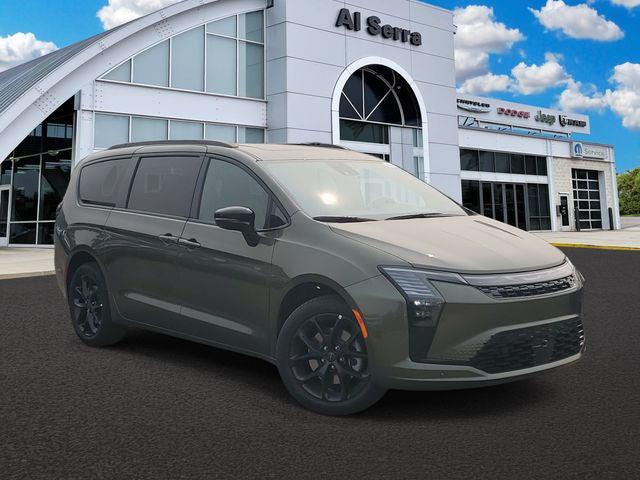 2027 Chrysler Pacifica Limited for sale in Grand Blanc, MI