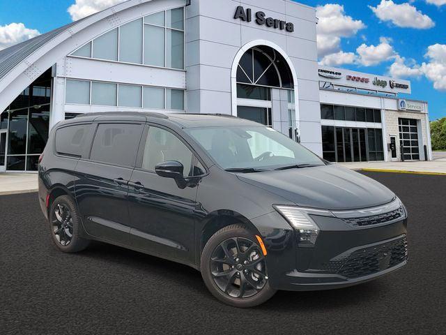 2027 Chrysler Pacifica Limited for sale in Grand Blanc, MI
