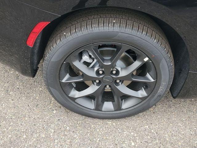 2027 Chrysler Pacifica Limited AWD