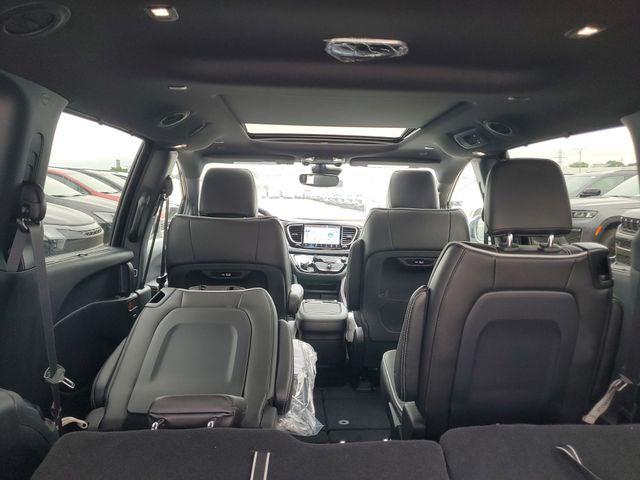 2027 Chrysler Pacifica Limited AWD