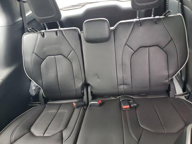 2027 Chrysler Pacifica Limited AWD