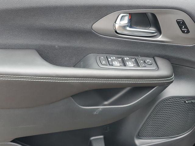 2027 Chrysler Pacifica Limited AWD