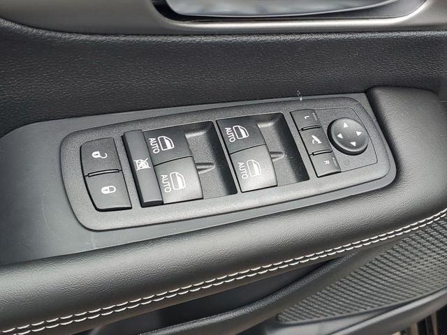 2027 Chrysler Pacifica Limited AWD