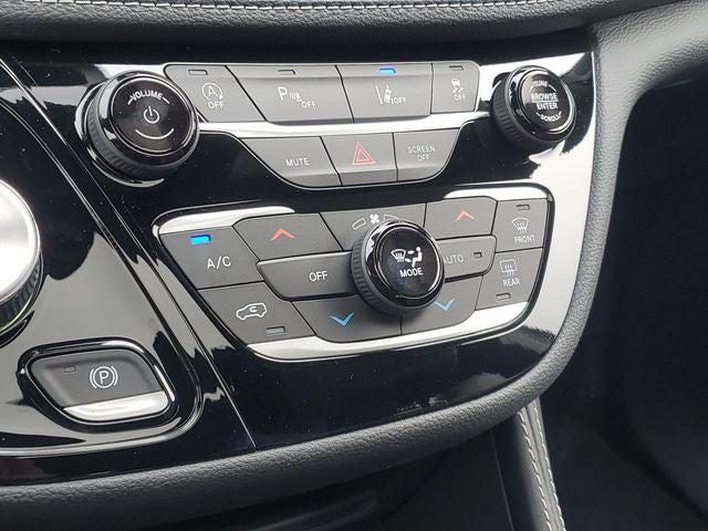 2027 Chrysler Pacifica Limited AWD