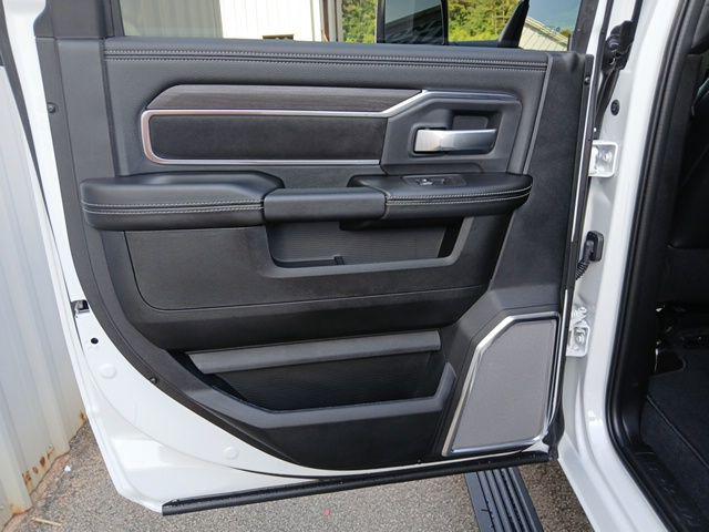 2026 Ram 3500 Laramie Crew Cab 4x4 8 Box