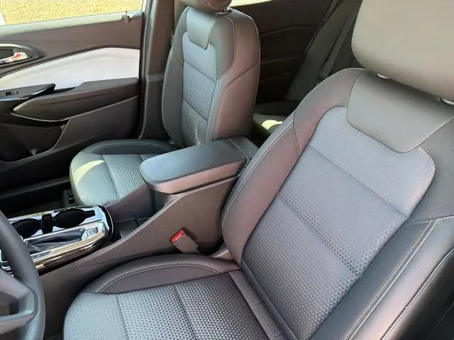 2026 Chevrolet Trax FWD LT