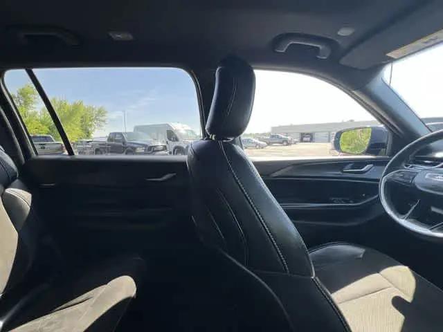 2023 Jeep Grand Cherokee L Altitude 4x4