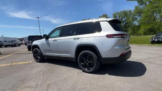 2023 Jeep Grand Cherokee L Altitude 4x4