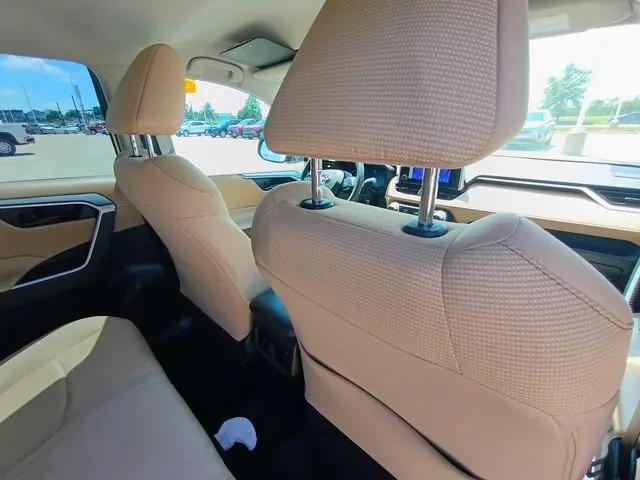 2023 Toyota RAV4 Hybrid LE