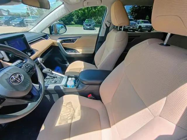 2023 Toyota RAV4 Hybrid LE