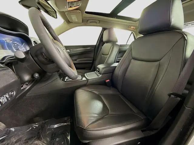 2023 Chrysler 300 Touring L AWD