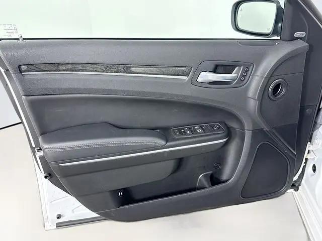 2023 Chrysler 300 Touring L AWD