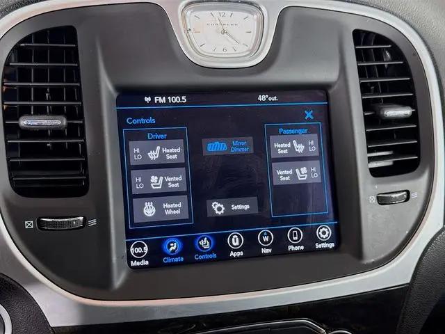 2023 Chrysler 300 Touring L AWD