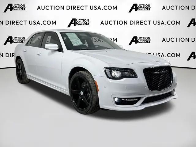 2023 Chrysler 300 Touring L AWD
