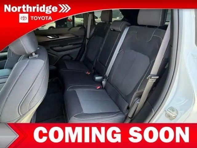 2024 Jeep Grand Cherokee Laredo X 4x2
