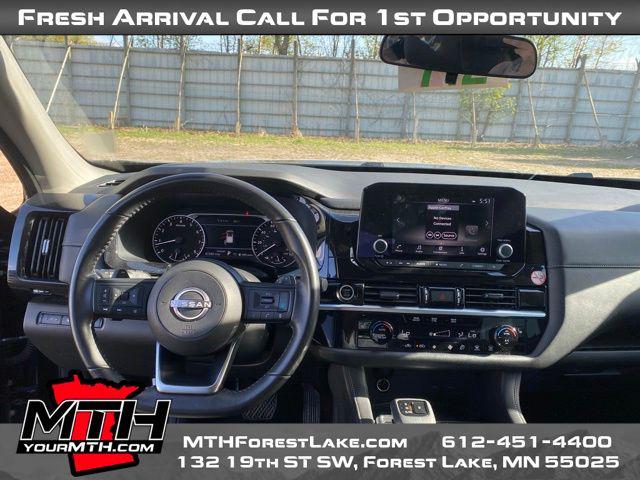 2024 Nissan Pathfinder SV FWD