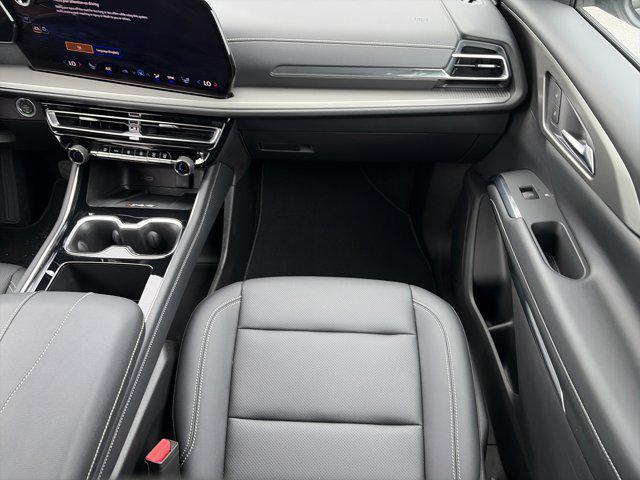 2025 Chevrolet Traverse FWD LT