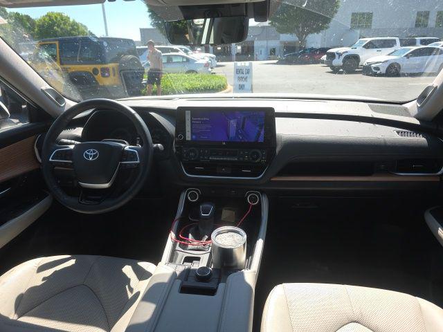 2025 Toyota Grand Highlander Platinum